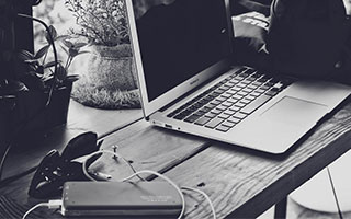 aoa体育馆-拜仁慕尼黑轻取沙尔克04，德甲夺冠势不可挡，沙尔克和拜仁慕尼黑