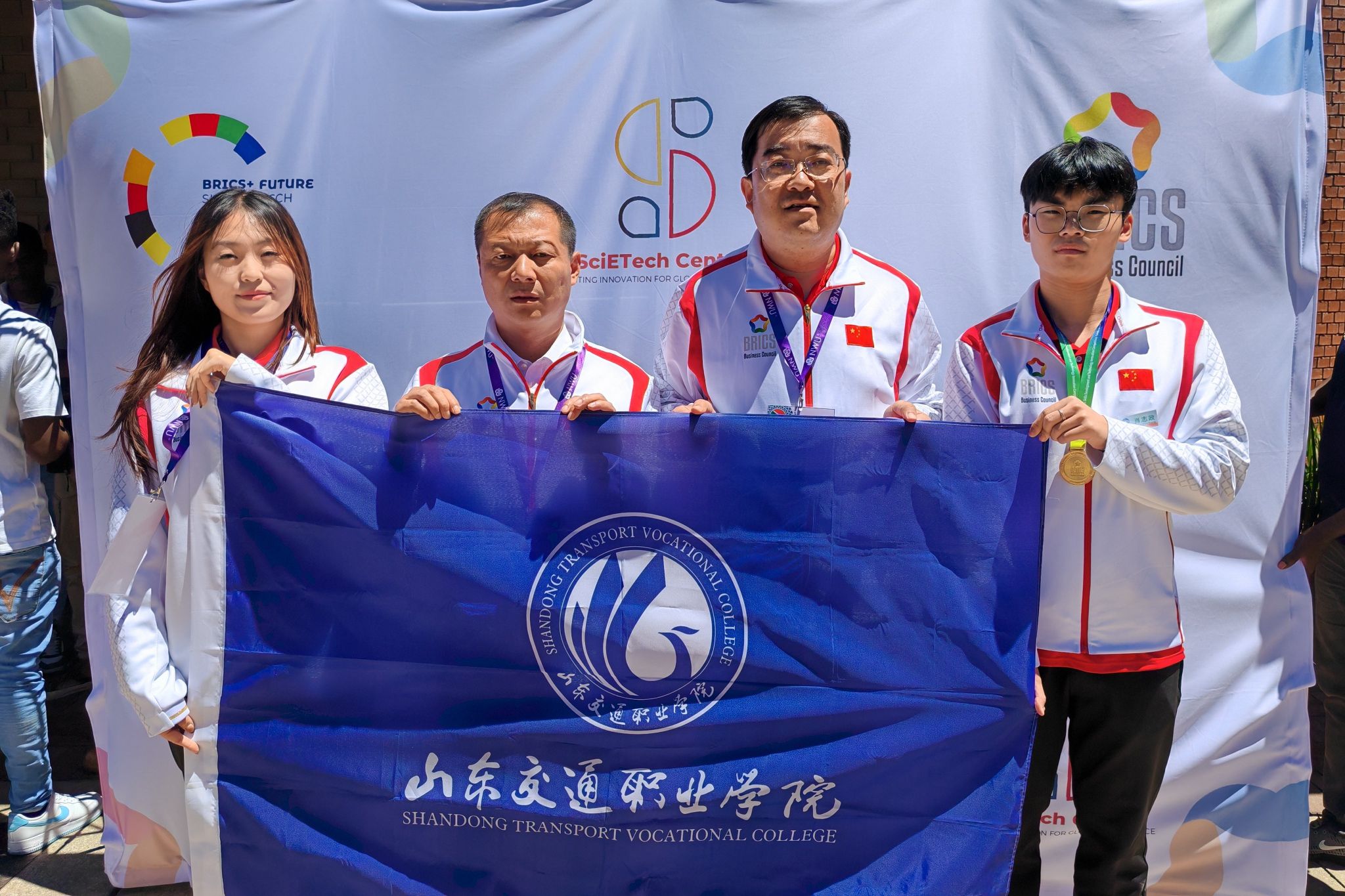 关于南非联赛球队斩获胜利,展现团队实力的信息 关于南非联赛球队斩获胜利,展现团队实力的信息