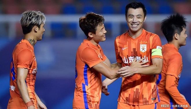 aoa体育馆-鲁能遭遇惨败，客场失球卫冕失利的简单介绍