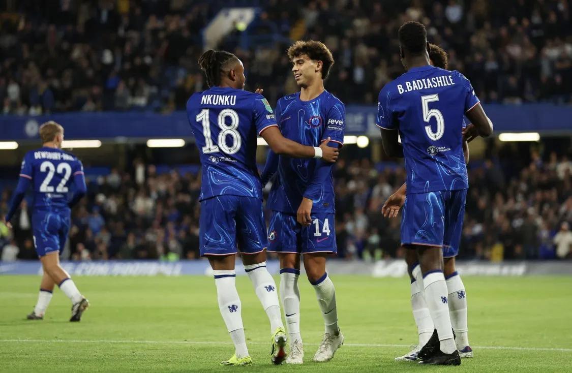 切尔西前锋快速突破,引领球队晋级四强(切尔西前锋快速突破,引领球队晋级四强的是谁) 切尔西前锋快速突破,引领球队晋级四强(切尔西前锋快速突破,引领球队晋级四强的是谁)