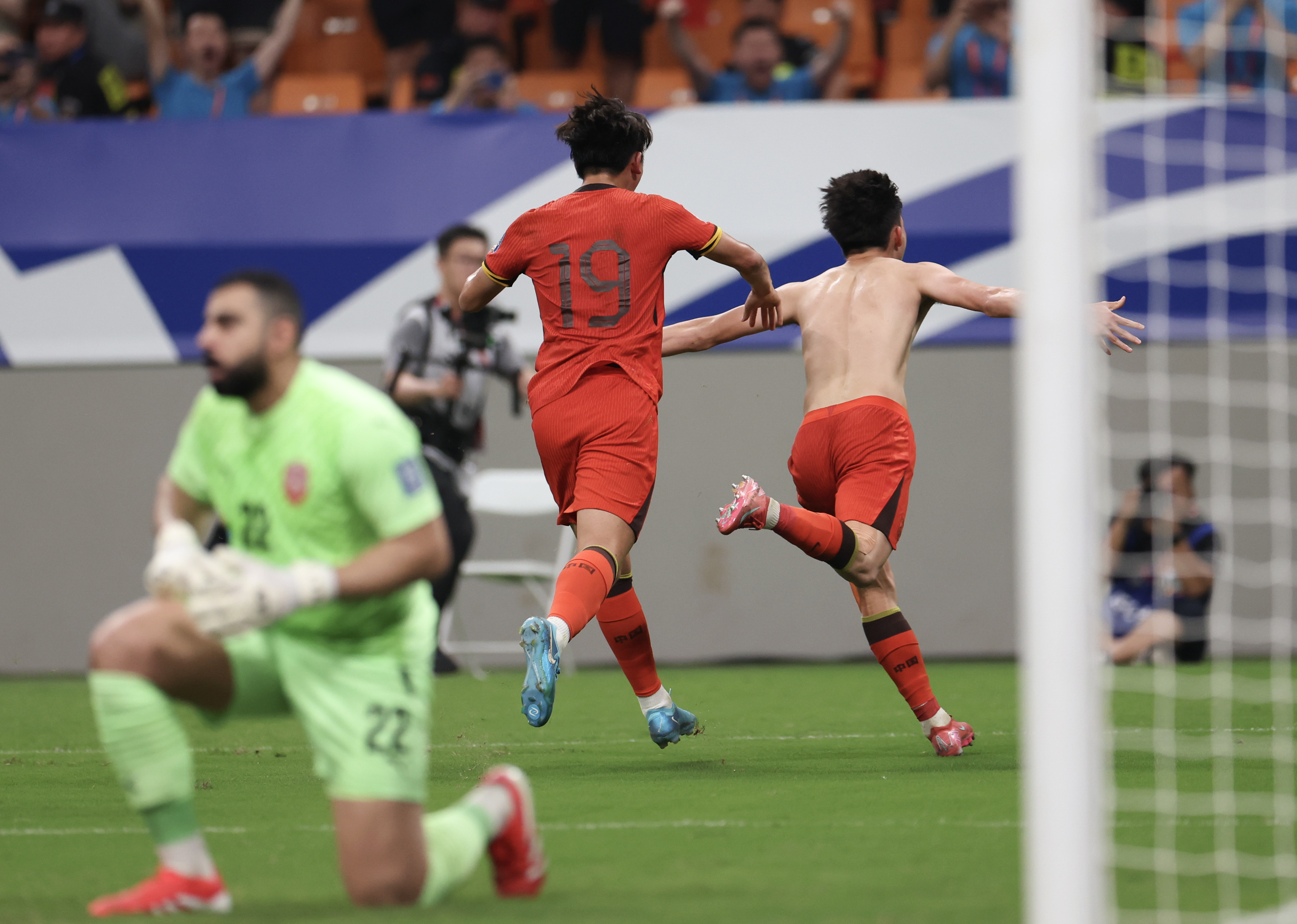 aoa体育教练-包含体育迷眼中的焦点事件，球员技艺展现淋漓尽致的词条