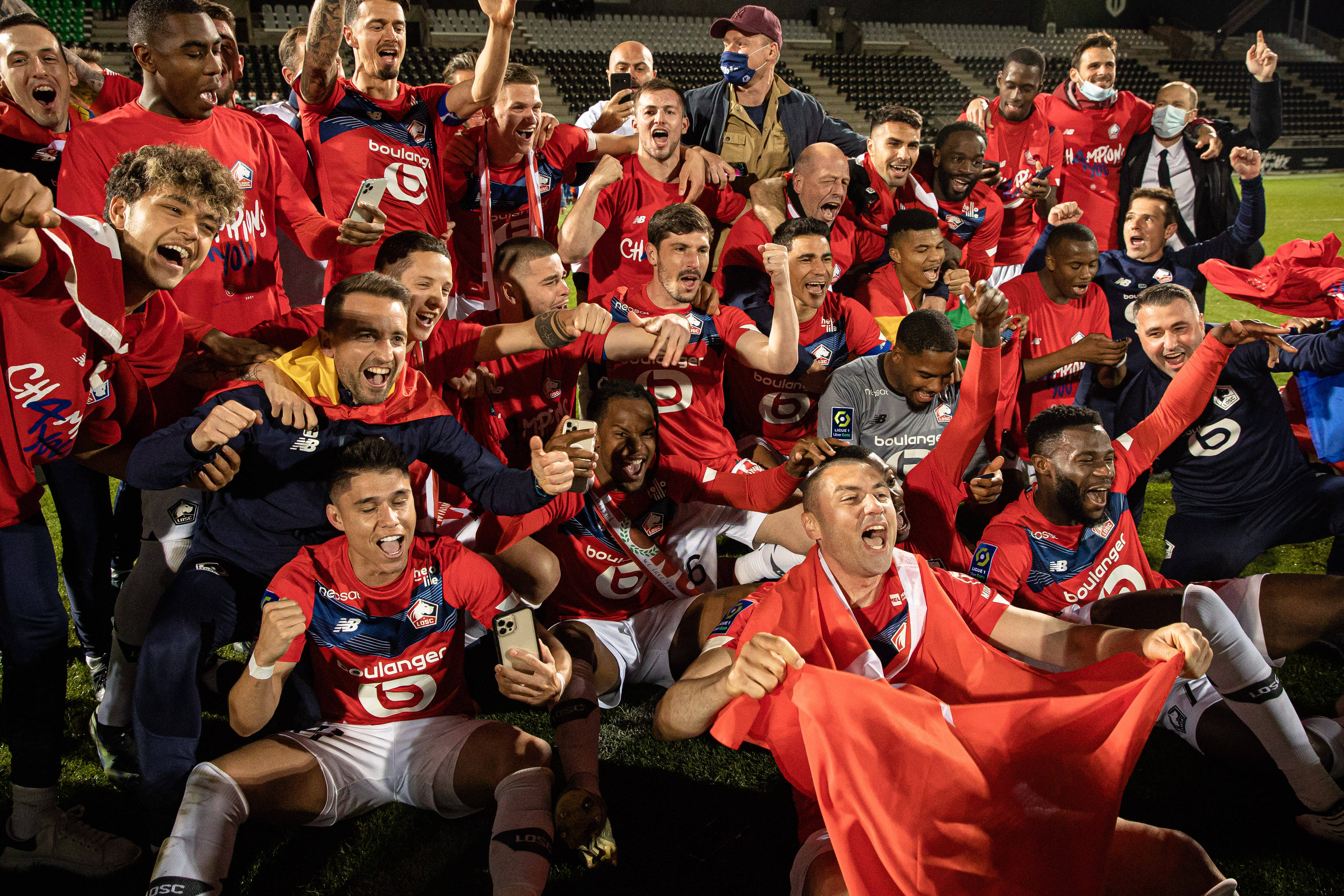 aoa体育新闻-包含里尔客场击败马赛，法甲前四席位稳固如山的词条