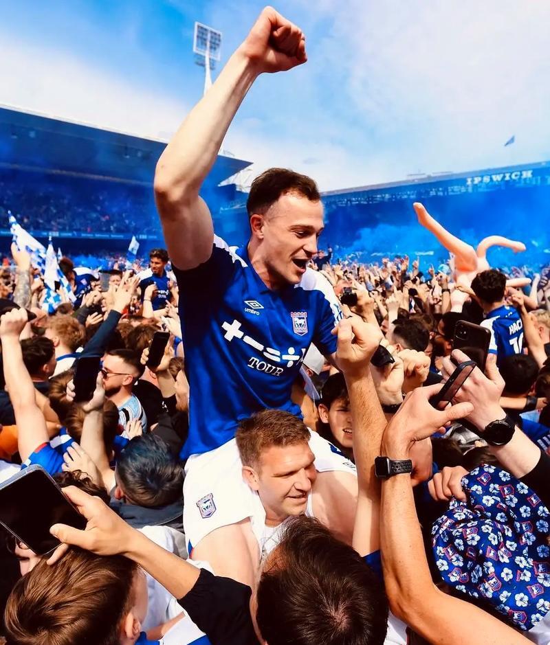 aoa体育直播-关于曼城近期状态神勇，冲击胜利关键的信息