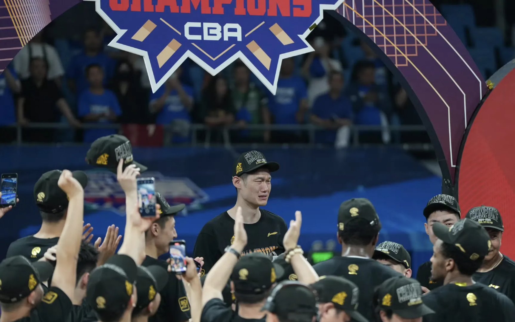 精彩扣篮集锦,点燃球迷热情的简单介绍 精彩扣篮集锦,点燃球迷热情的简单介绍