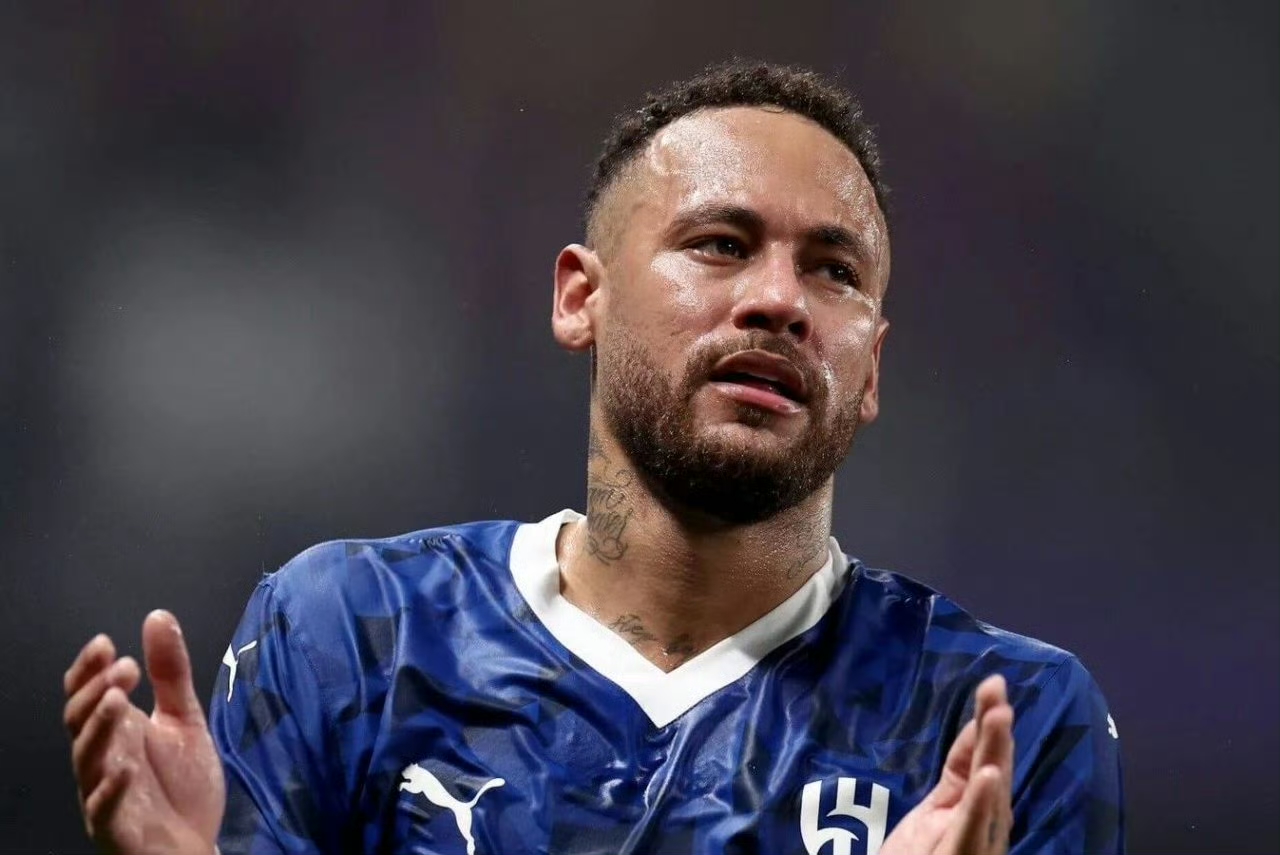 阿尔艾因胜出亚冠小组赛,欢呼胜利到来 阿尔艾因胜出亚冠小组赛,欢呼胜利到来