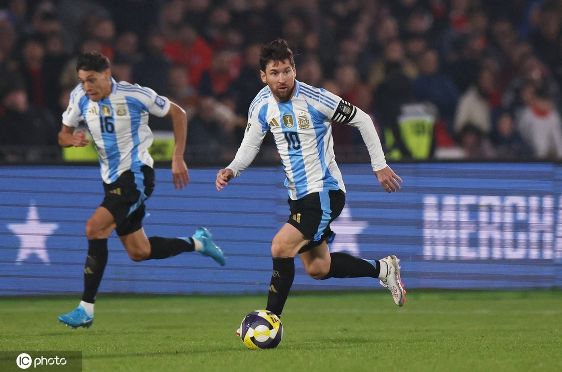 aoa体育直播-关于阿根廷国家队队长缺席比赛，球队面临巨大挑战的信息