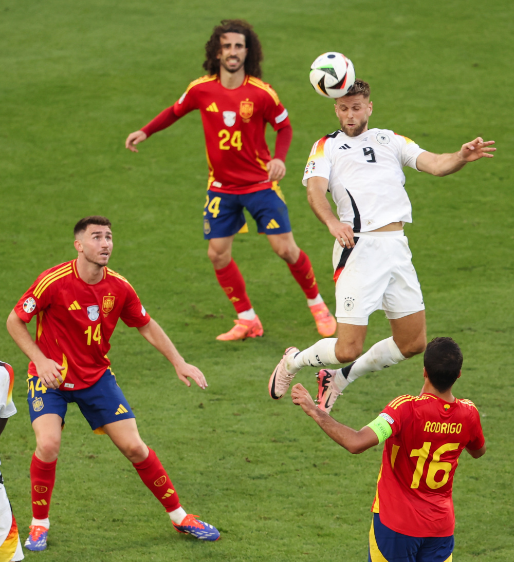 欧洲足球锦标赛附加赛结果揭晓,让球迷惋惜的简单介绍 欧洲足球锦标赛附加赛结果揭晓,让球迷惋惜的简单介绍