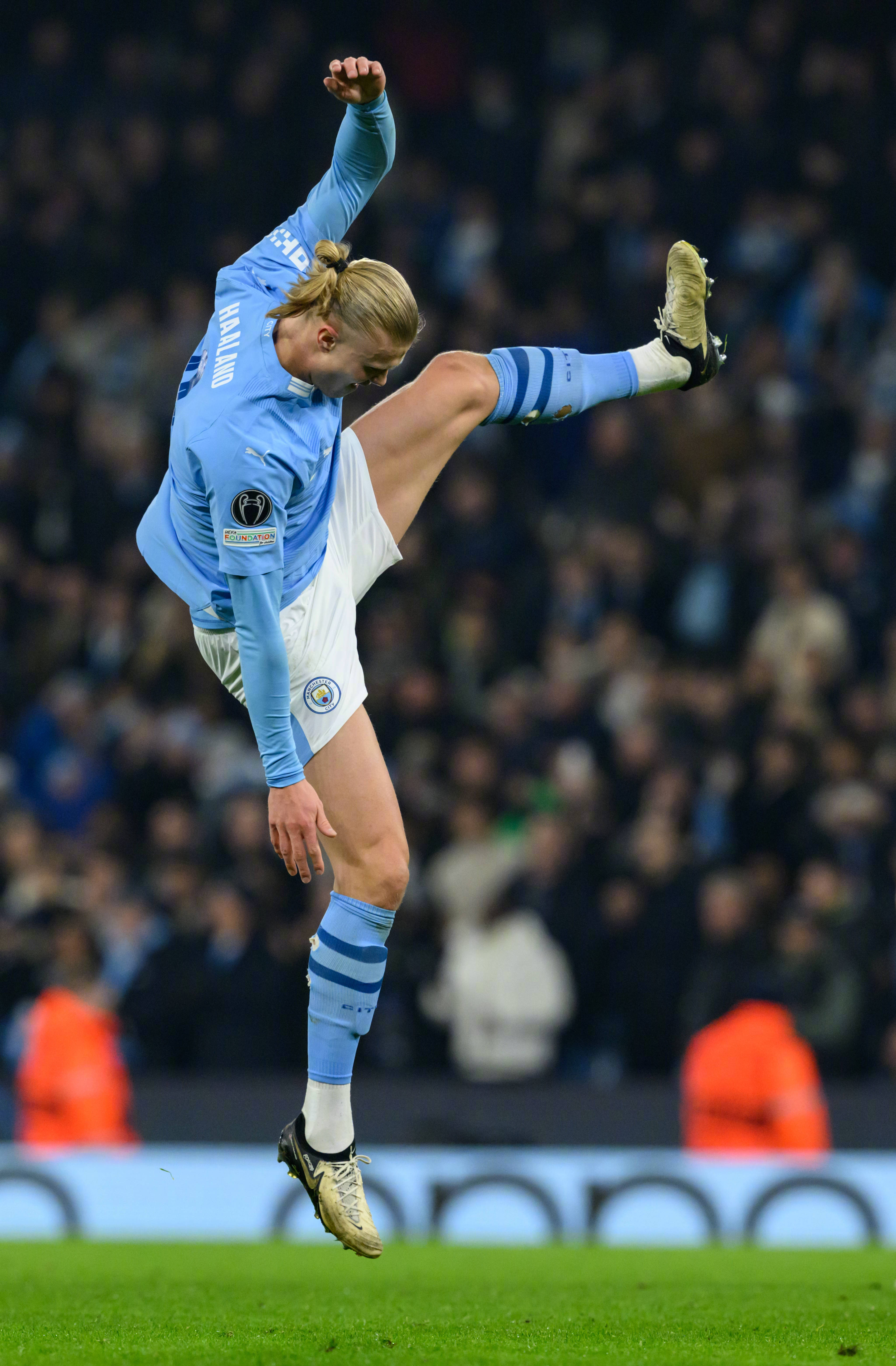 aoa体育馆-曼城夺魁成功，晋级欧冠决赛战！的简单介绍