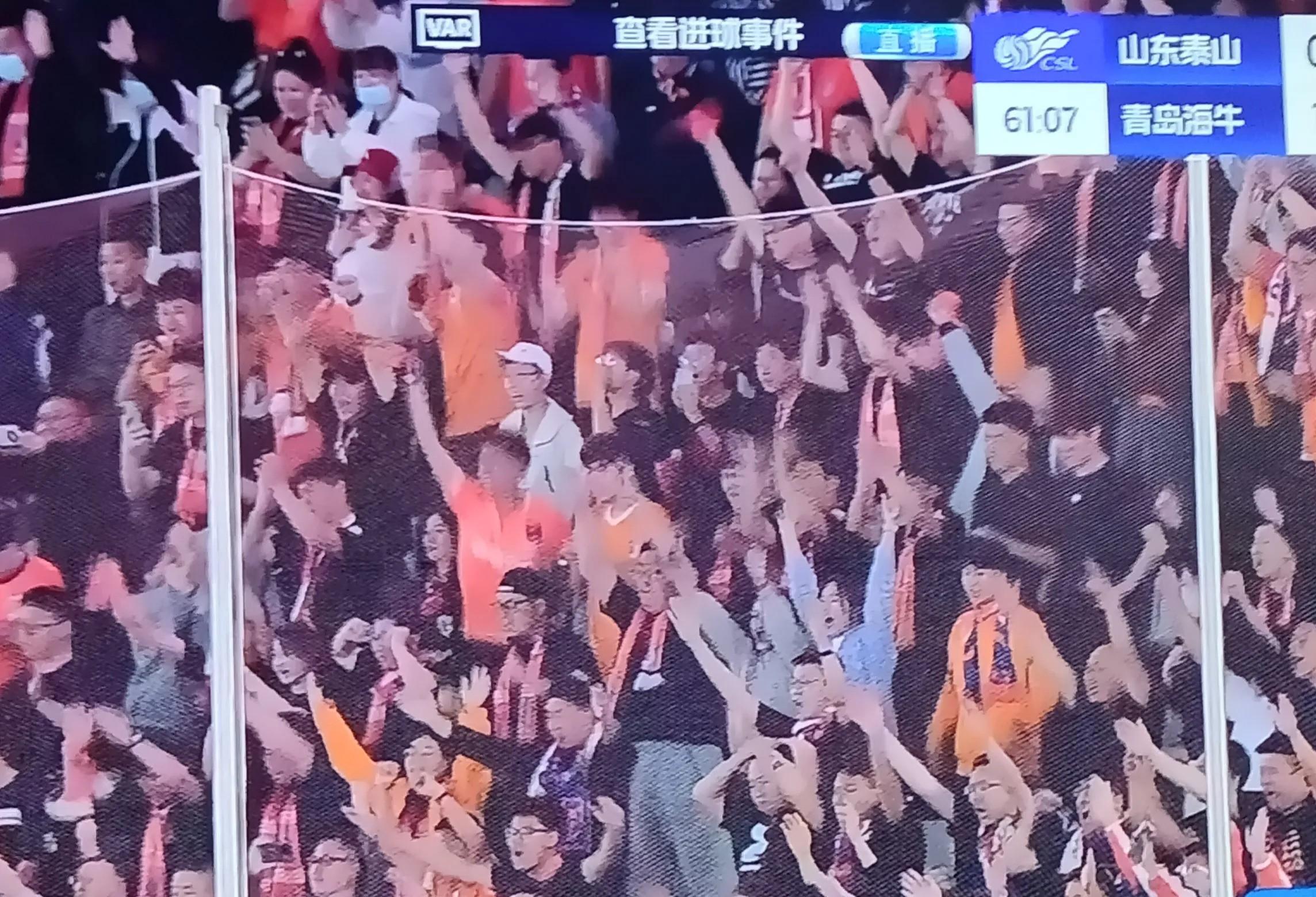 aoa体育娱乐-球队的实力逐渐凸显，引发球迷热议！