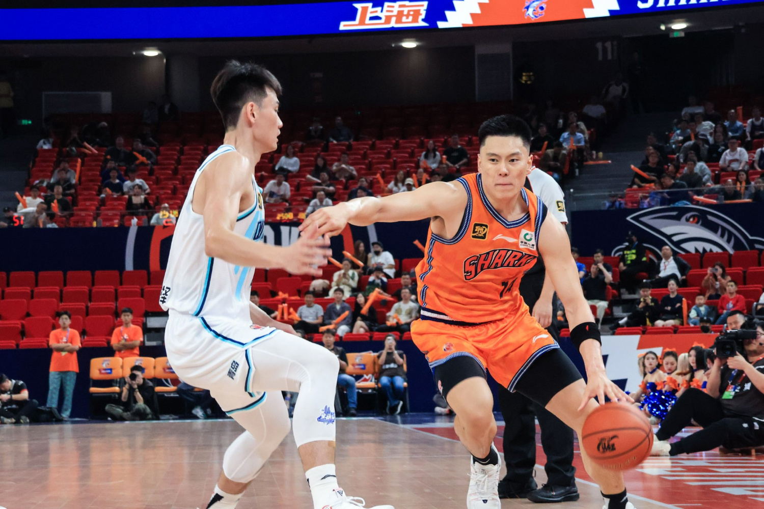 aoa体育教练-上海队集训备战，迎接即将到来的比赛的简单介绍