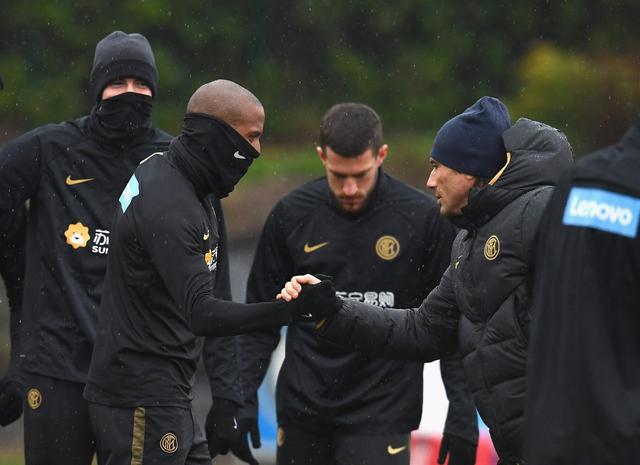 aoa体育课程-包含罗马客场遭遇热那亚逼平，积分榜位置无变的词条