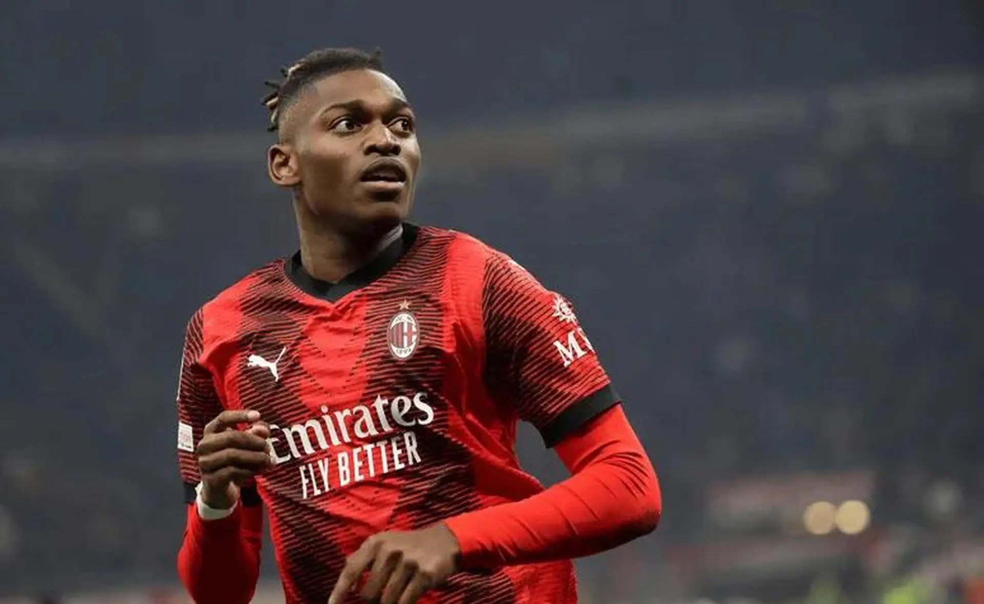 aoa体育直播-AC米兰后场坚不可摧！主力防线表现受到球迷认可