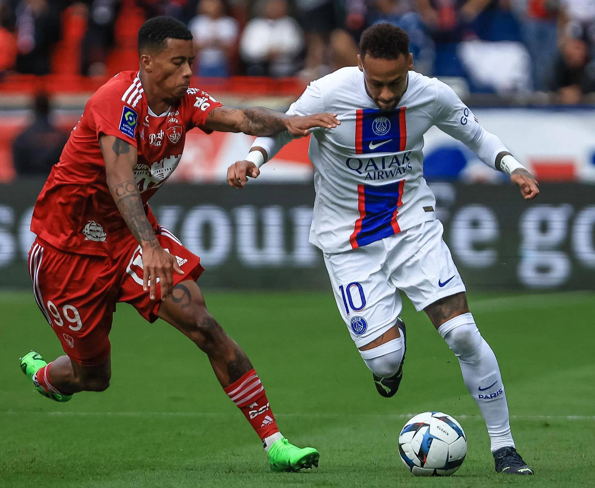 关于利物浦奋勇争夺,无畏欧冠半决赛的信息 关于利物浦奋勇争夺,无畏欧冠半决赛的信息