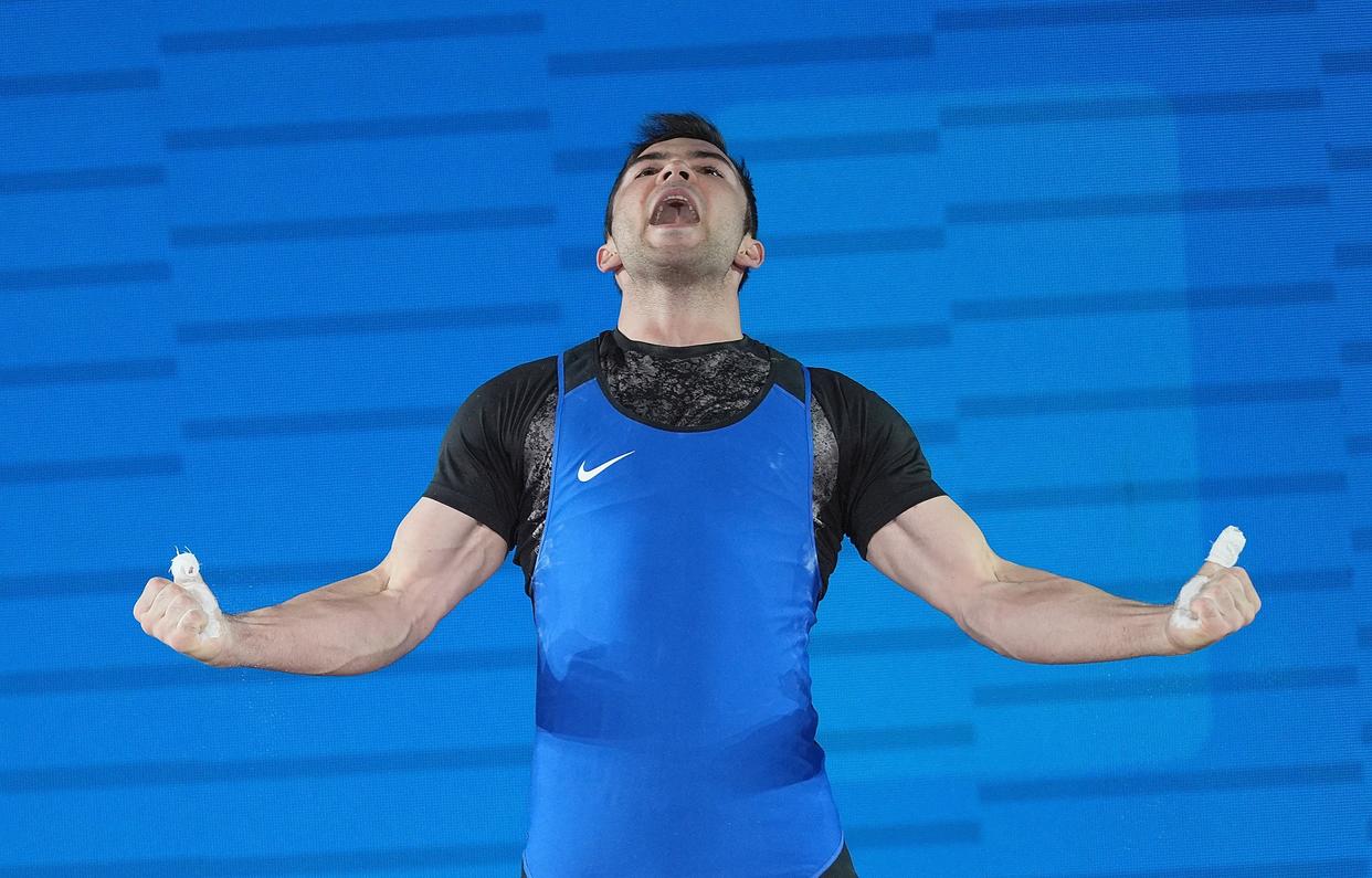 aoa体育教练-包含德国举重选手挑战自我，力争超越的词条