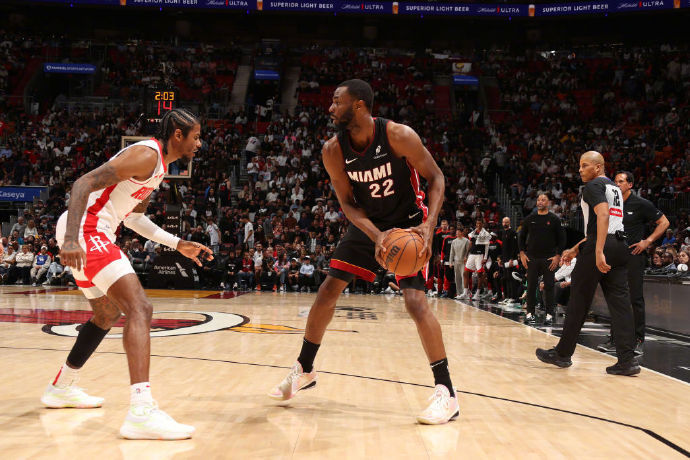 火箭队客场战胜对手,实现连胜 火箭队客场战胜对手,实现连胜