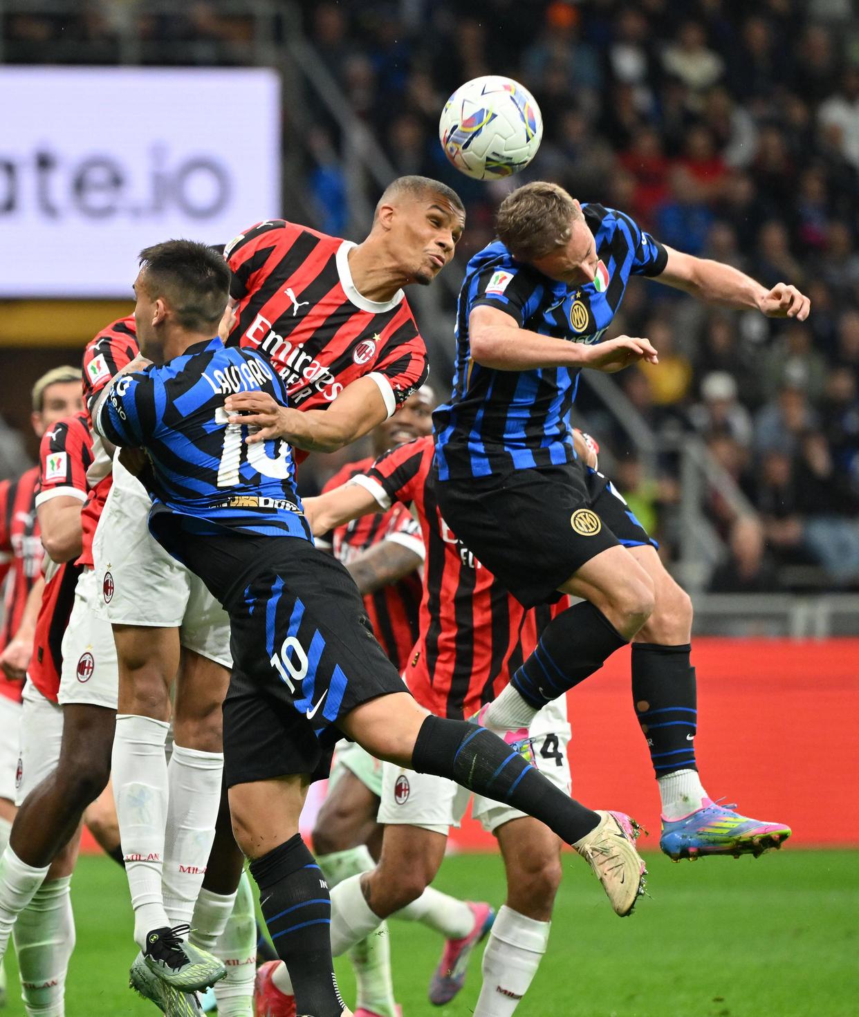 aoa体育视频-关于意大利队战绩稳步前进晋级下一轮的信息